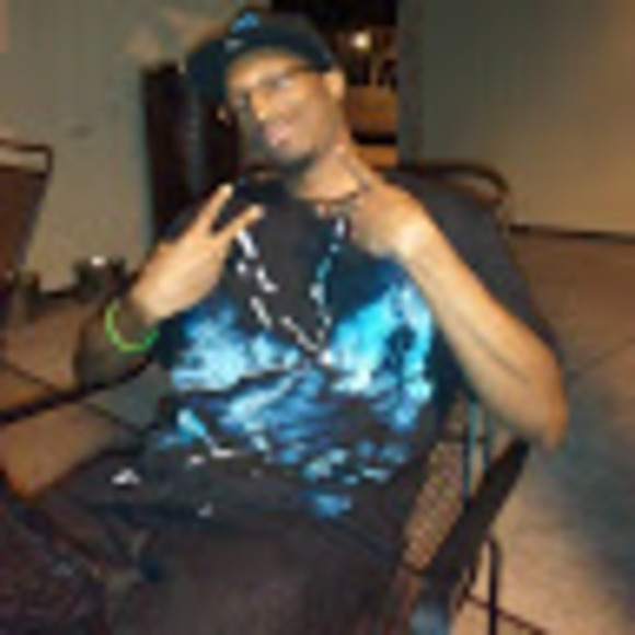 Profile Picture of Leroy Vanderhorst (@leroyv) on Poshmark