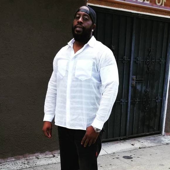 Profile Picture of Heshimu Miller (@heshimu73) on Poshmark