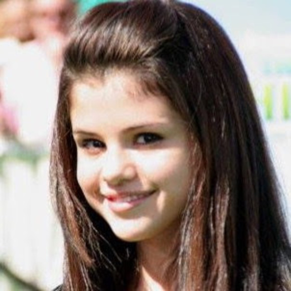 Maheen Malika - Poshmark Profile Picture of Maheen Malika (@maheen698) on Poshmark