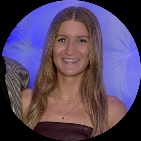 Profile Picture of Emily Bulkowski (@emilybulkowski) on Poshmark