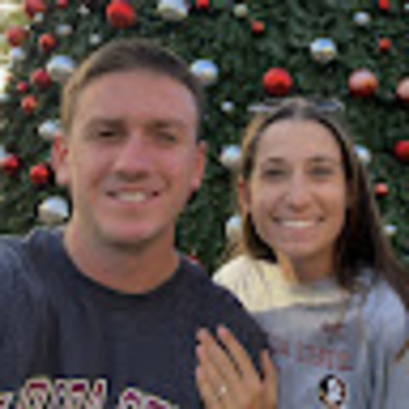 Profile Picture of Olivia Walls (@liv_martinelli) on Poshmark