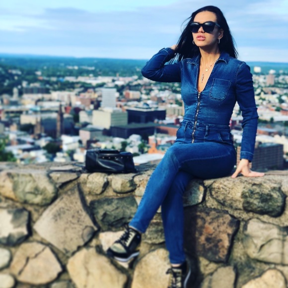 Profile Picture of Anna Bogashova (@anna_bogashova) on Poshmark