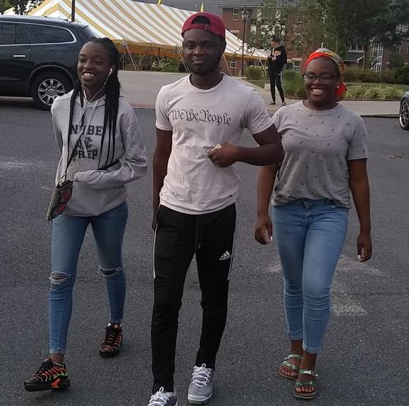 Profile Picture of Enoch Gbor (@ebgbor) on Poshmark