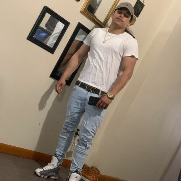 Profile Picture of Edward Zapata (@trub2lit) on Poshmark