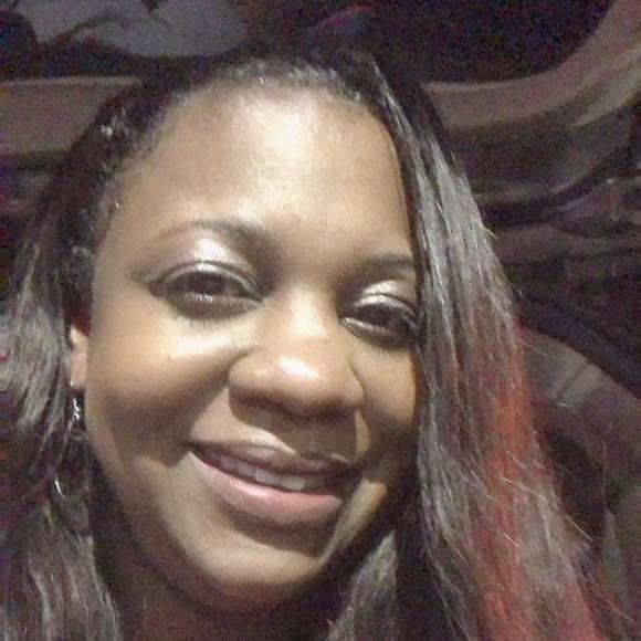 Profile Picture of Tia Brayboy-baldwin (@tcbmo3) on Poshmark