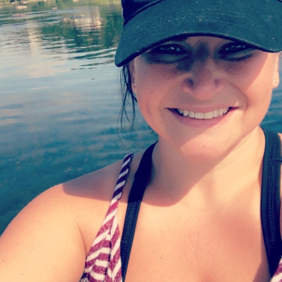 Profile Picture of Staci Kyle (@skyle2) on Poshmark