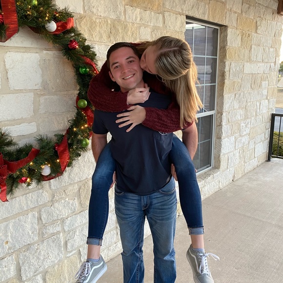 Profile Picture of Joshua Wolff (@joshuawolff) on Poshmark