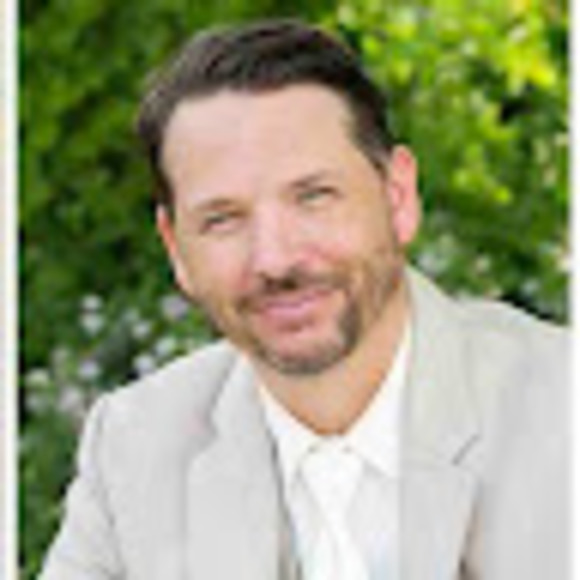 Profile Picture of Chris Rennert (@chrisrennert) on Poshmark