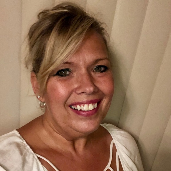 Profile Picture of Melissa Day (@melday33) on Poshmark