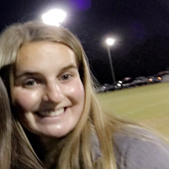 Profile Picture of Mackenzie James (@mackenziej4730) on Poshmark