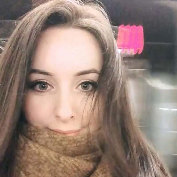 Lauren Keddie - Poshmark Profile Picture of Lauren Keddie (@trilliannext) on Poshmark