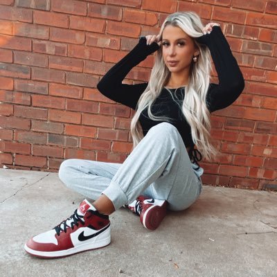 Profile Picture of Kate Rose (@katelyn_derrick) on Twitter