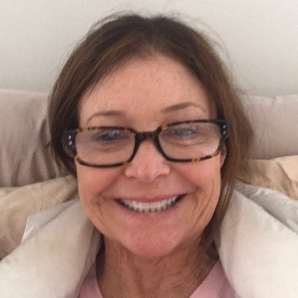 Profile Picture of Pamela Walker (@pammyw57) on Poshmark