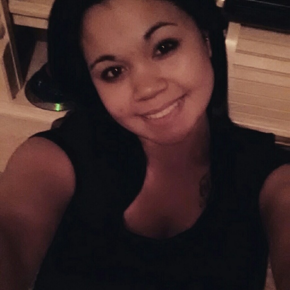Profile Picture of Kara Keith (@kskeith92) on Poshmark