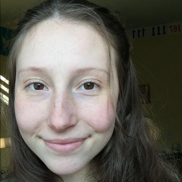 Autumn Roseberry - Poshmark Profile Picture of Autumn Roseberry (@autumnrose223) on Poshmark