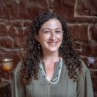 Profile Picture of Dr. Lisa Kearney (@dr.lisakearney) on Instagram