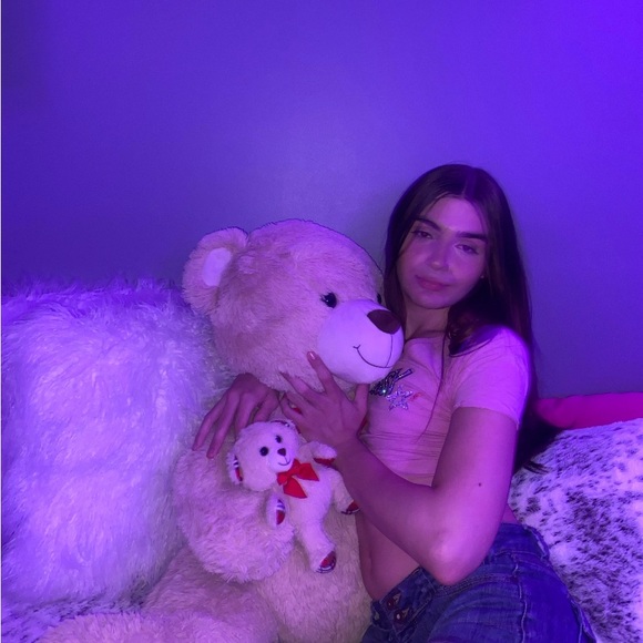 Profile Picture of Jasmine Grimes (@jjlynngrimes) on Poshmark