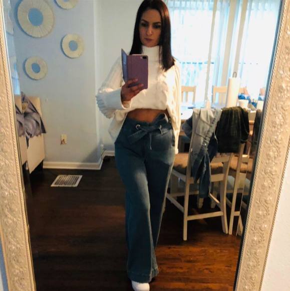 Profile Picture of Caldera Caldera (@flakitawow) on Poshmark