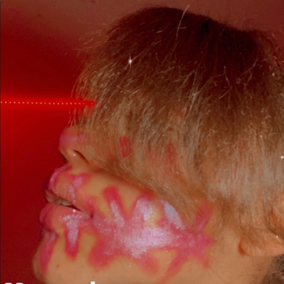 Profile Picture of Mia Richards (@miaxene) on Poshmark