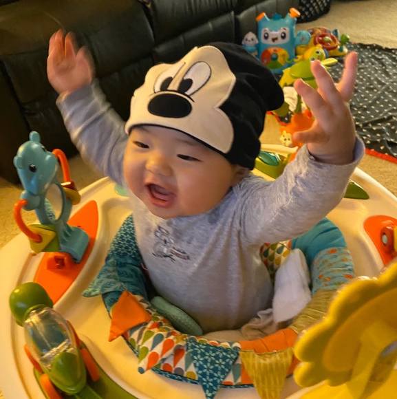 Profile Picture of David Pang (@davidpang) on Poshmark