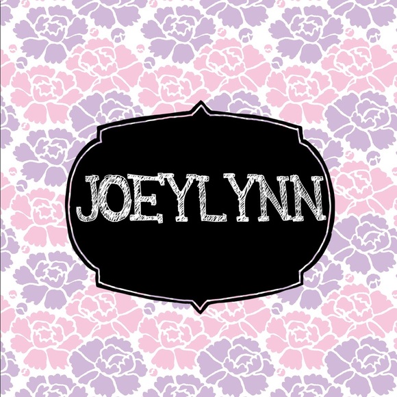 Profile Picture of Joeylynn Camardesi (@joeylovespink) on Poshmark