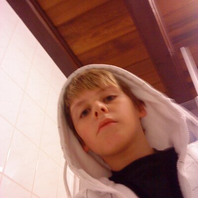 Profile Picture of Christopher Flemming (@11Chat11jea) on Twitter