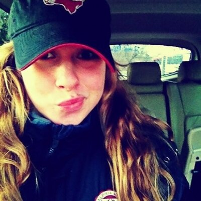 Profile Picture of Lara Bell (@larabell931) on Twitter