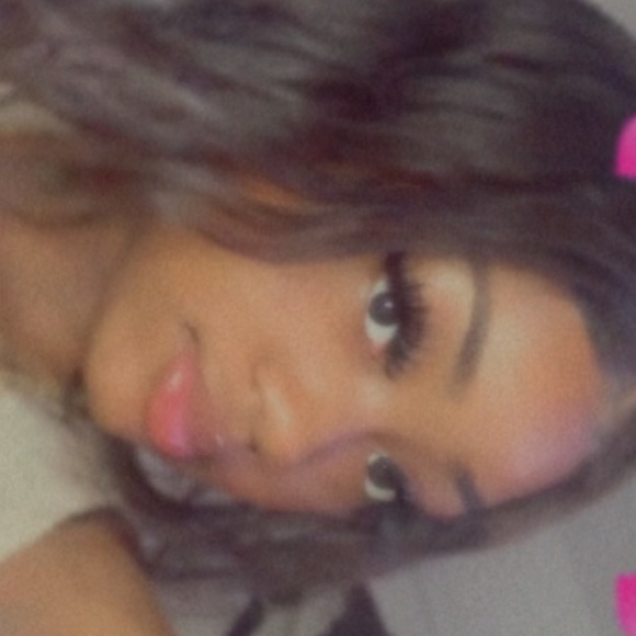 Profile Picture of Aryonna Chaffold (@aryonnachaffold) on Poshmark