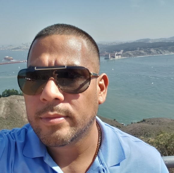 Profile Picture of Placido Tobias (@plusaround213) on Poshmark