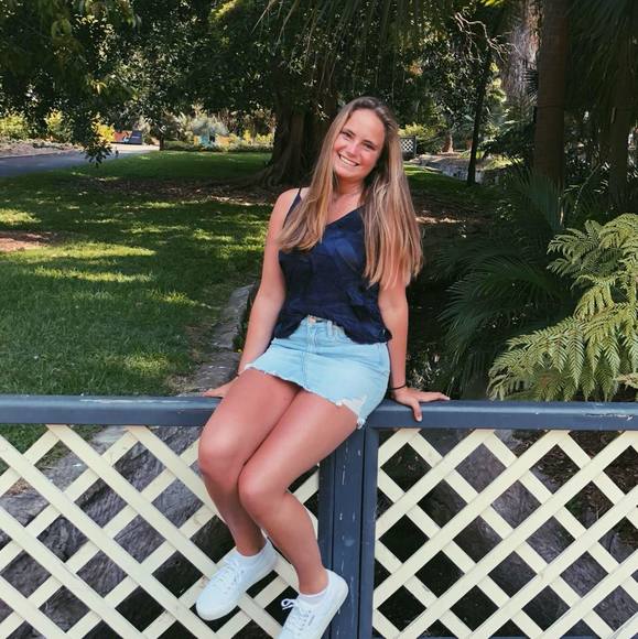 Profile Picture of Sophie Bernet (@bernetsophia) on Poshmark