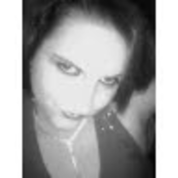 Profile Picture of Vonnie Davidson (@vonniedavidson) on Poshmark