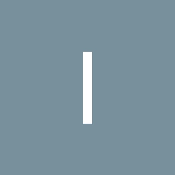 Profile Picture of Linda Gordon (@glasseye1951) on Poshmark