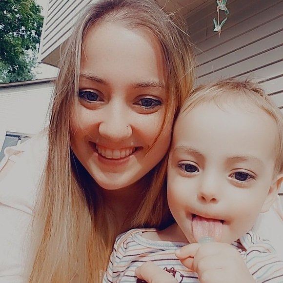 Profile Picture of Lisa Dlugolecki (@lisamariedoogs) on Poshmark