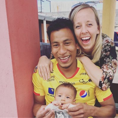 Profile Picture of Andrea Larson (@AndJoyLar) on Twitter