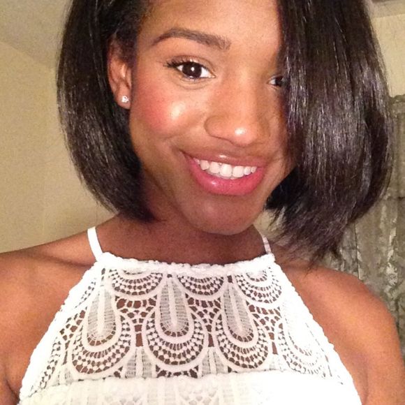 Profile Picture of Jasmine Meneide (@jasminemeneide) on Poshmark