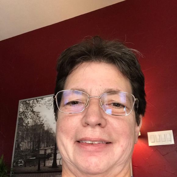 Profile Picture of Melinda Ortego (@melindaortego) on Poshmark