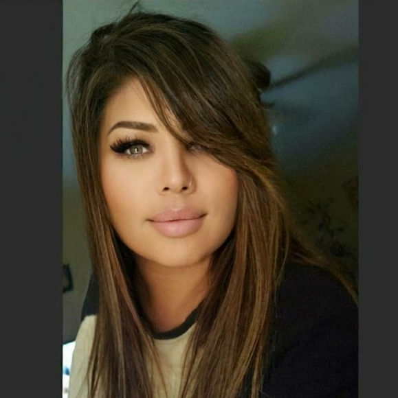 Profile Picture of Rose Wolfe (@rozee75) on Poshmark