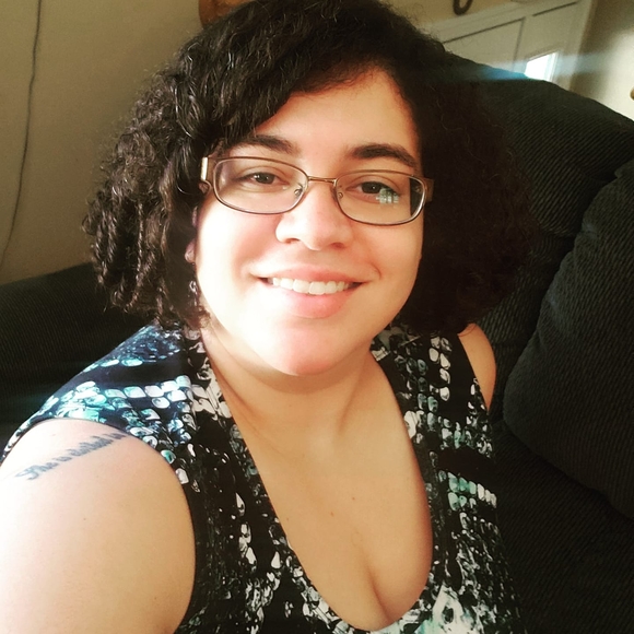 Profile Picture of Violette Rolnicki (@vygreen) on Poshmark