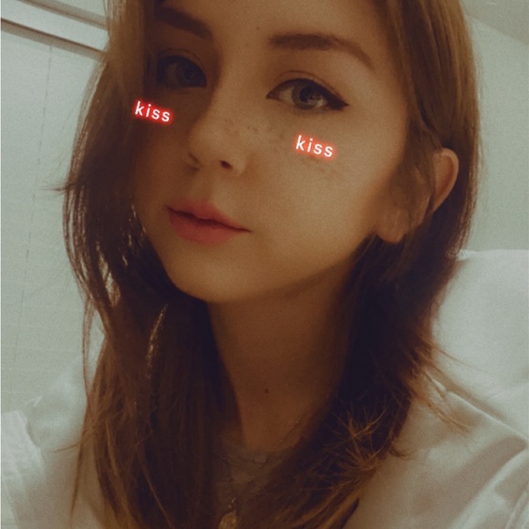 Profile Picture of Rachel Slovensky (@rslovensky) on Poshmark