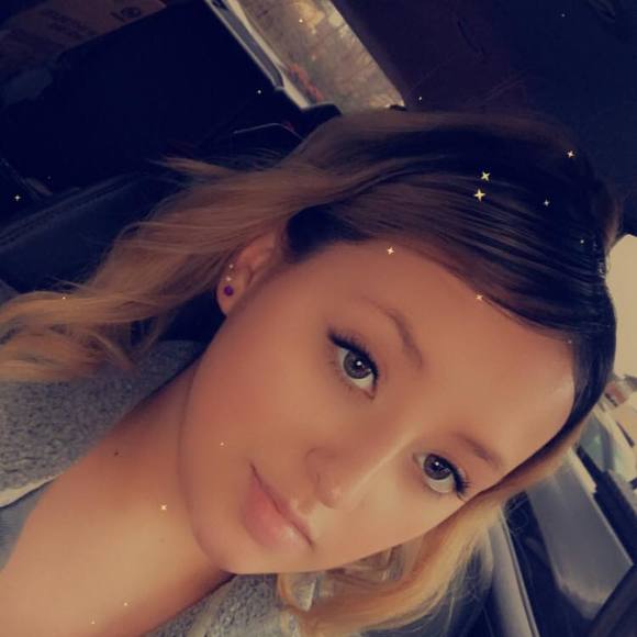 Profile Picture of Ariel Ramsey (@ariel_ramsey) on Poshmark