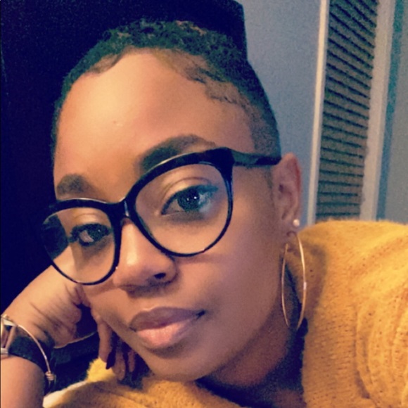Profile Picture of Kahla Braddy (@kahlab) on Poshmark