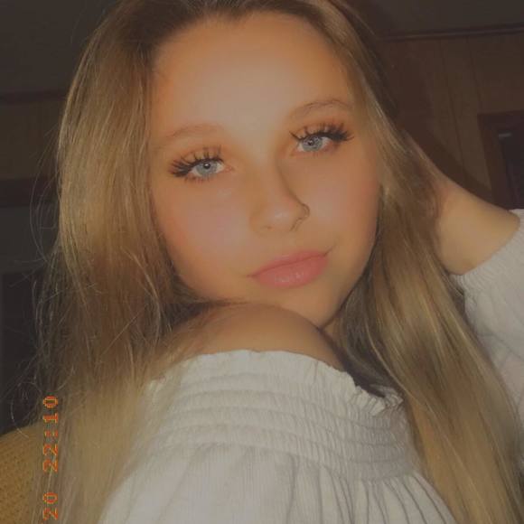 Profile Picture of Kayla Jo (@kaylajo594) on Poshmark