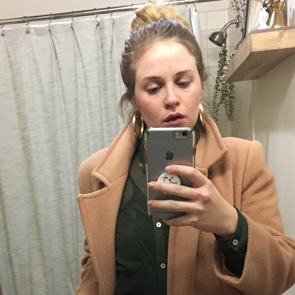Profile Picture of Maureen Scanlan (@boringmaureen) on Poshmark