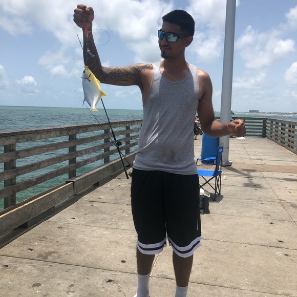 Profile Picture of Val Gonzales (@valgonzales843) on Poshmark