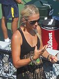 Profile Picture of Bec Hewitt - Wikipediaon Wikipedia