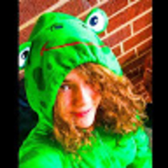 Profile Picture of Ultimateunicorn 828 (@u_828) on Poshmark