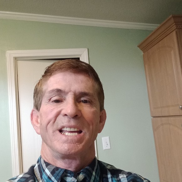 Profile Picture of Michael Hearn (@michaelhearn347) on Poshmark