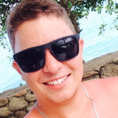 Profile Picture of Arthur Toledo (@arthureng17) on Twitter