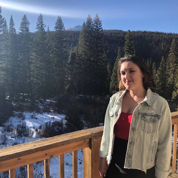 Profile Picture of Morgan Grinsteiner (@morgrins_13) on Poshmark