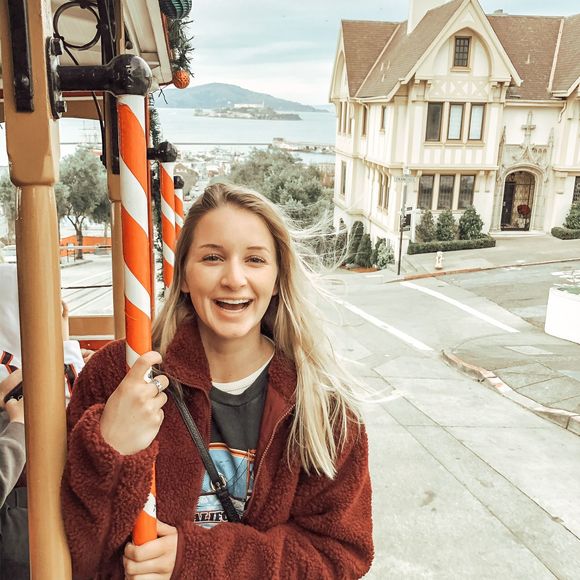 Profile Picture of Mallori Enard (@mal1700) on Poshmark